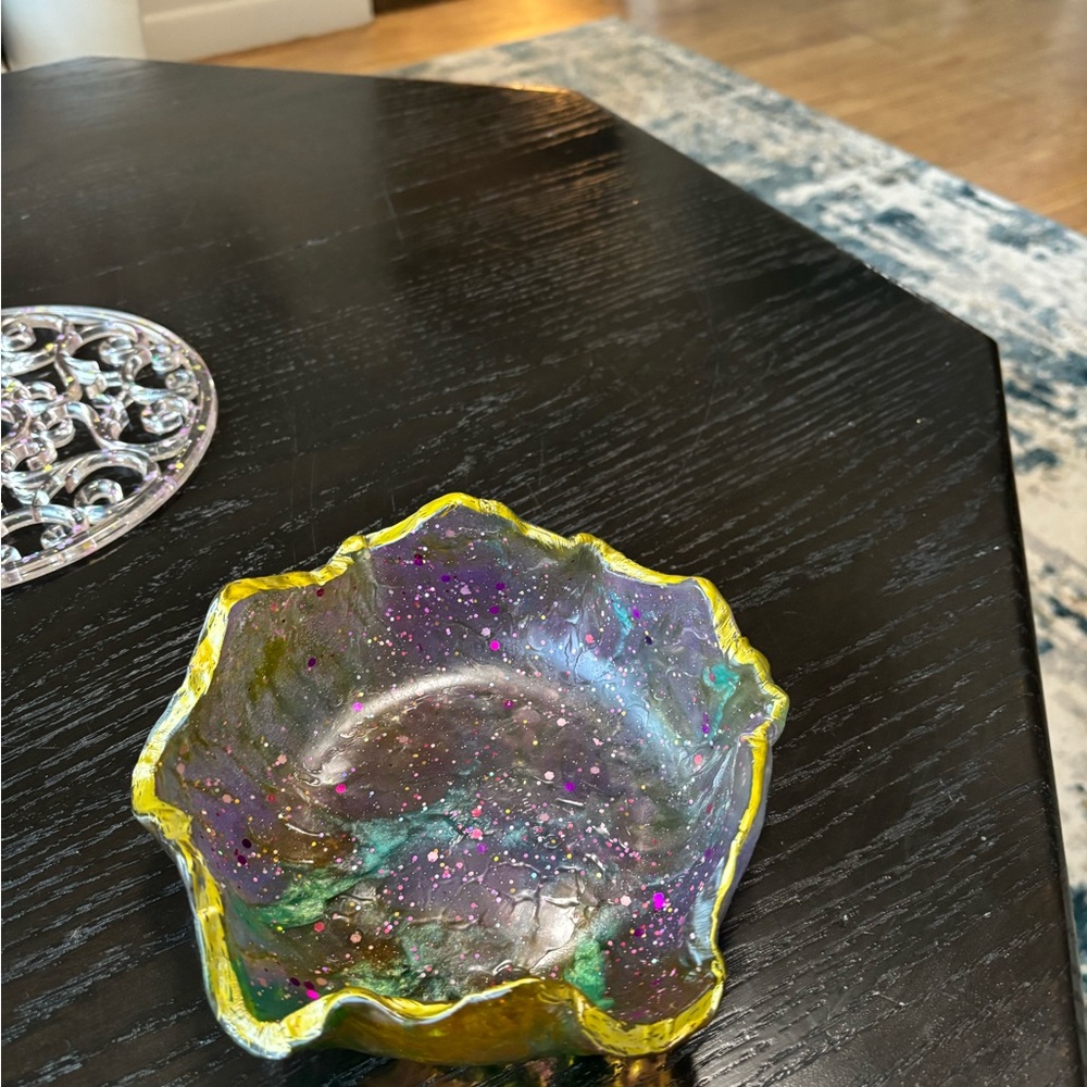 Abstract Handmade Resin Bowl - Picture 3 of 5
